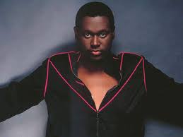 How tall is Luther Vandross?